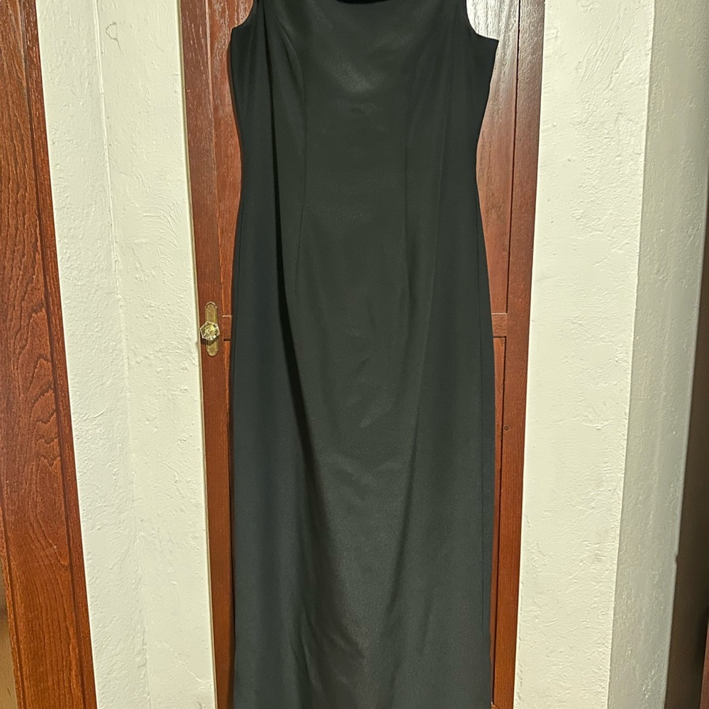 Elegant Black Sleeveless Dress